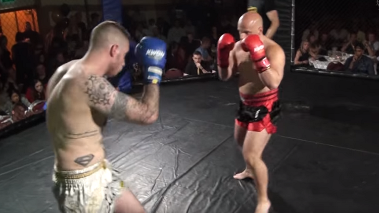 Duele con escucharlo: Luchador de la MMA se rompe la pierna tras lanzar una patada