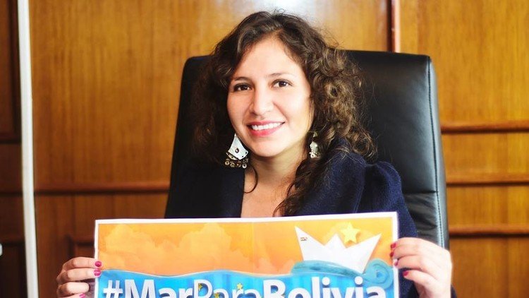 Ministra de Salud de Bolivia: "Ni callada ni sumisa, contra el patriarcado"