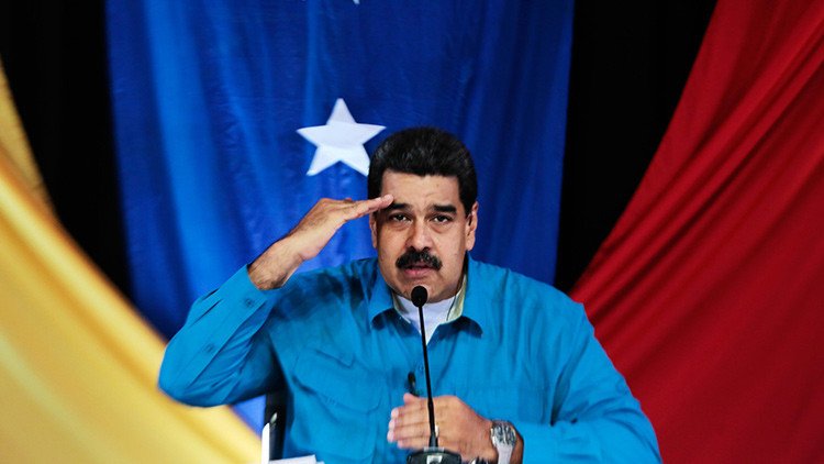 Maduro: La oposición lanza a la Policía "excrementos que sacan de sus cerebros"