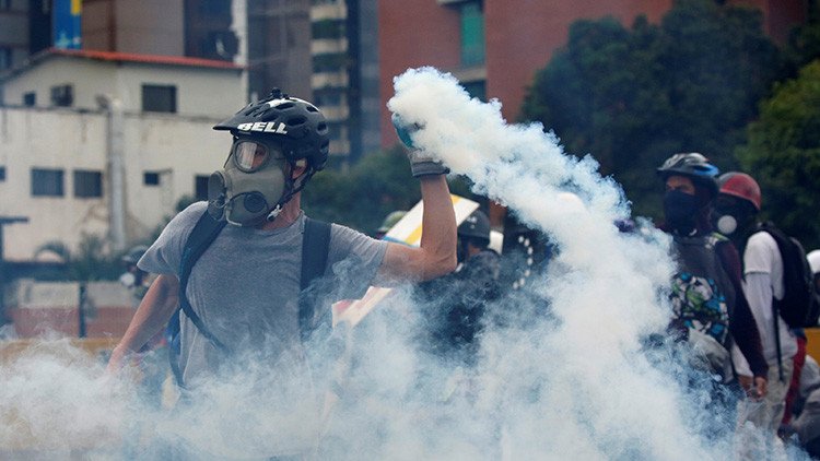 El huracán del dinero se mueve en las 'protestas' venezolanas