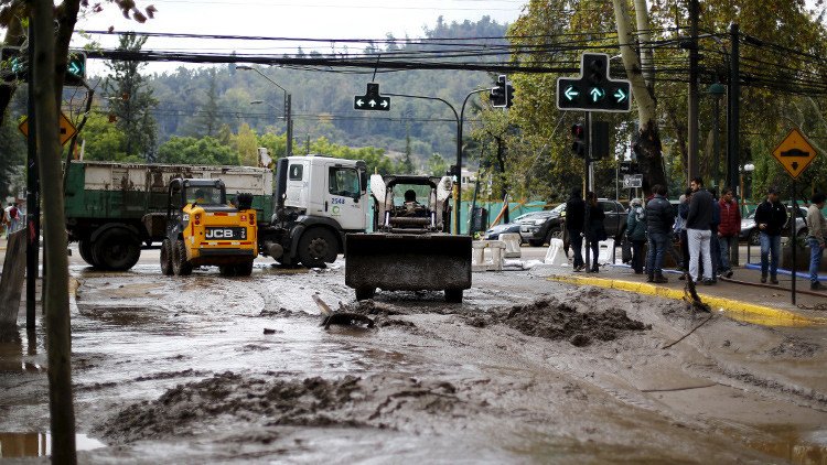 Chile: Ordenan una evacuación inmediata en Chañaral por fuertes lluvias (VIDEO)