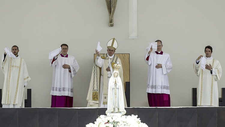 El papa canoniza a los pastorcillos de Fátima