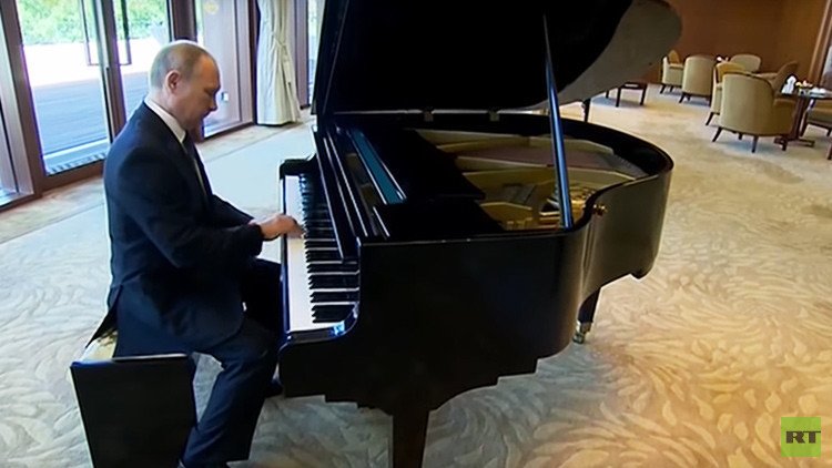 VIDEO: Putin toca el piano en la residencia de Xi Jinping en Pekín