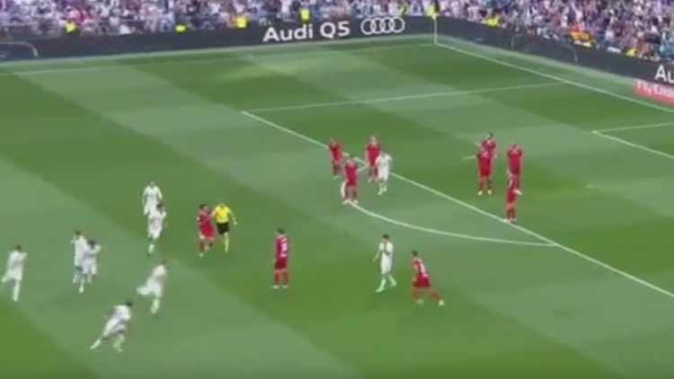 ¿Es legal este gol? Polémica en la Red por un tanto "de pillo" del Real Madrid 