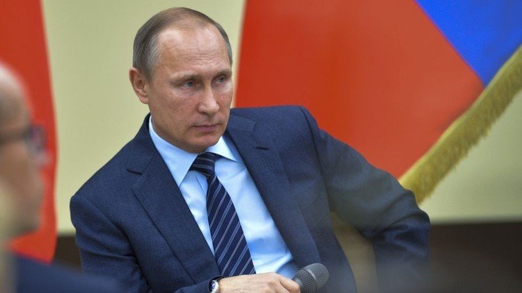 Putin: "Los servicios especiales de EE.UU. son la fuente del virus 'extorsionador'"