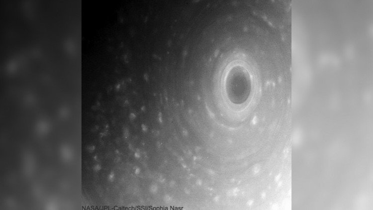 FOTO: Una increíble imagen muestra cuál es el color real de Saturno
