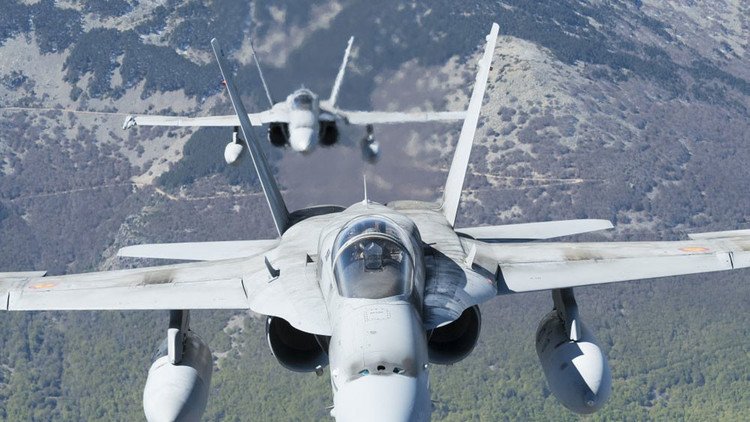Dos cazas F-18 españoles interceptan un bombardero táctico ruso en el Báltico