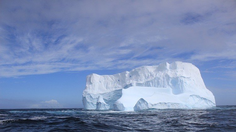 Por primera vez en la historia extraen 'hielo combustible' del fondo del Mar de la China Meridional