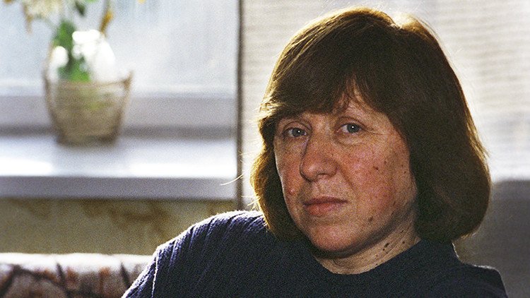 Svetlana Alexiévich, Premio Nobel de Literatura en 2015, refuta informes sobre su muerte