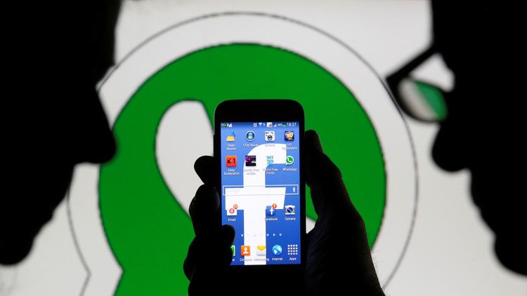 Multan a Facebook con 110 millones de euros por engañar en la compra de WhatsApp