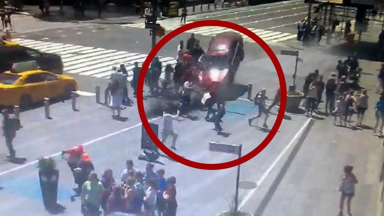 FUERTES IMÁGENES: Publican los videos del momento exacto del atropello en Times Square