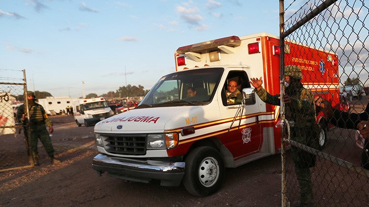 VIDEO, FOTOS: Al menos 16 muertos en un accidente de autobús en México