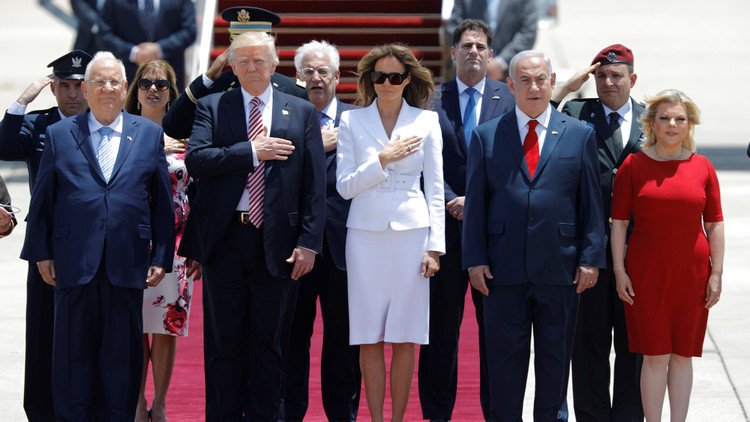 "¿Cuál es el protocolo?": Trump llega a Israel para encontrarse con su 'amigo' Netanyahu
