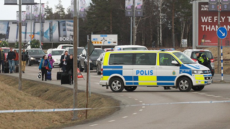 Evacuan un aeropuerto sueco tras encontrar rastros de una sustancia explosiva en una bolsa
