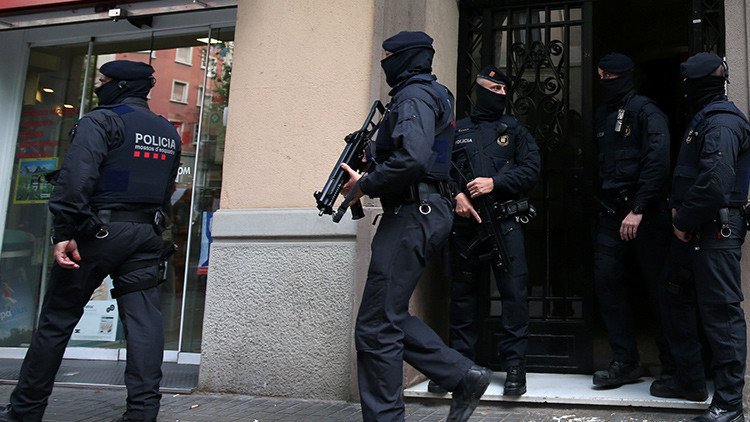 España: Detenidos dos hombres vinculados con EI preparados para convertirse en terroristas suicidas