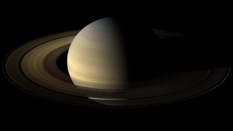 La sonda Cassini consigue capturar el solsticio de Saturno, que ocurre una vez cada 15 años (FOTOS)