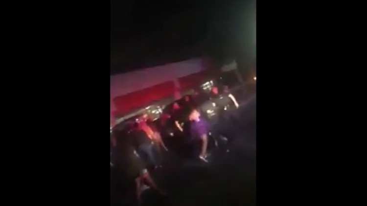 Video: Policía golpea brutalmente en la cara a una adolescente de 14 años en Texas