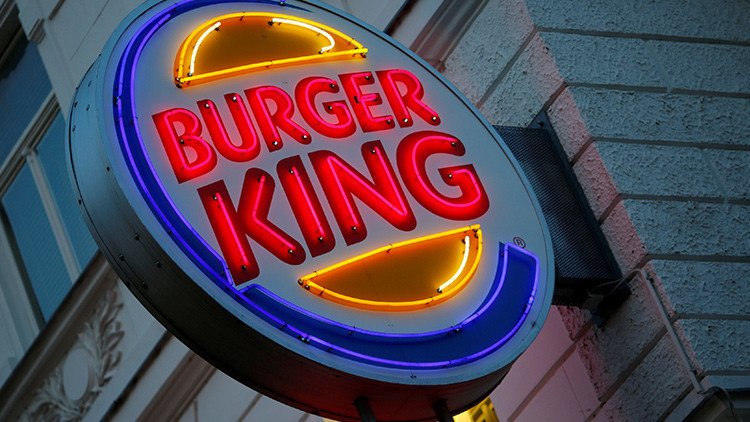 "Él no les preparará patatas fritas": Un anuncio de Burger King enfada al rey de Bélgica (Foto)