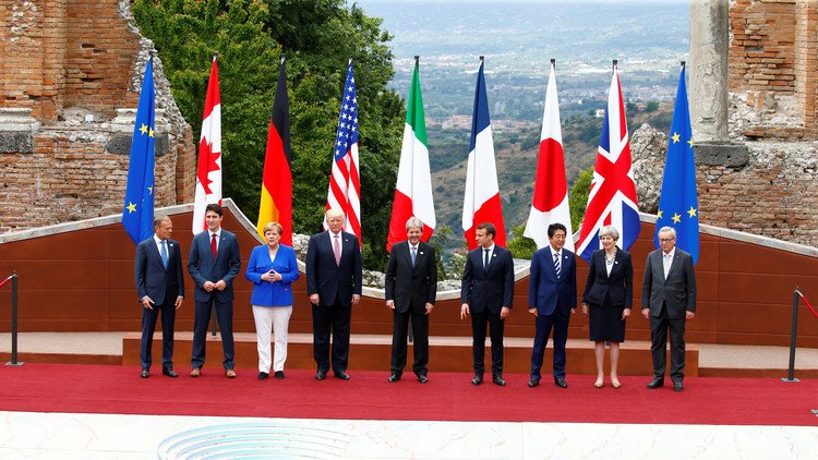 Trump monta en un carrito de golf durante el G7 en lugar de caminar junto a los otros líderes
