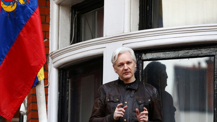 Assange a Lenín Moreno: "Ni siquiera EE.UU. me tilda de 'hacker'. Soy periodista y editor."