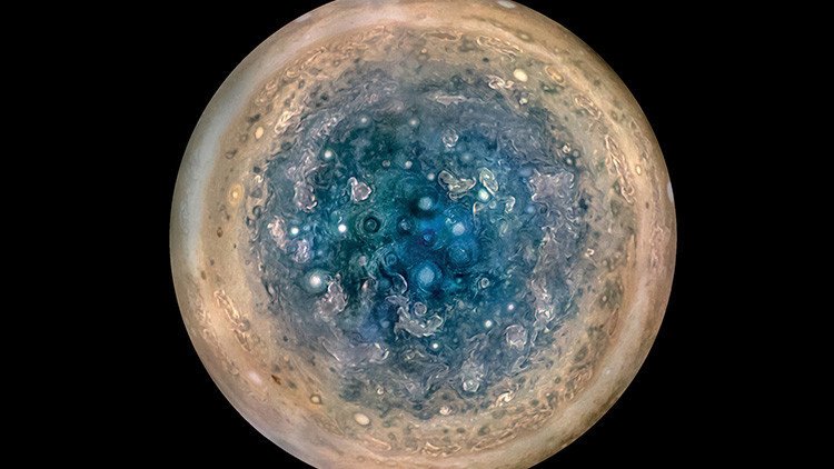 El hipnotizador  video de Júpiter compuesto con fotos de la NASA