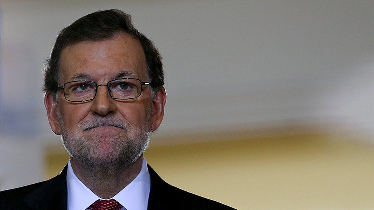 Pleno de 'tropiezos' en el Congreso: Rajoy se equivoca en la votación y un diputado cae de la silla
