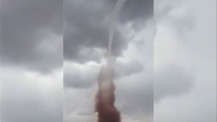 El extraño fenómeno del ‘tornado culebra’ sacude México