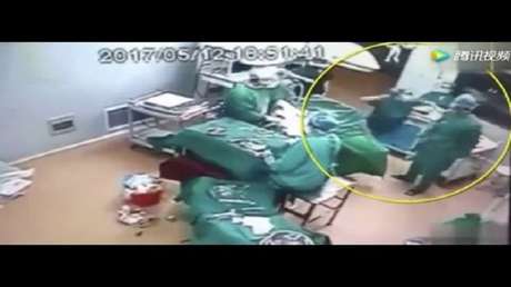 Dos médicos protagonizan una brutal pelea en el lugar menos esperado 