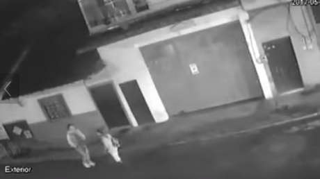 Karma instantáneo: Mujer es brutalmente golpeada pero el agresor recibe su merecido