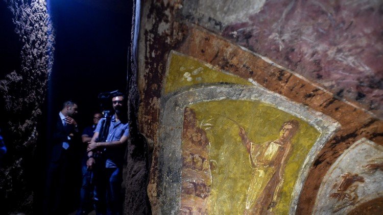 Revelan impresionantes frescos de 1.600 años en las mayores catacumbas de Roma