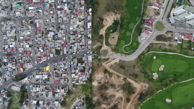 A vista de dron: El muro mexicano que separa el lujo de la pobreza (VIDEO)