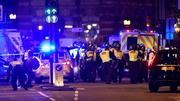 La Policía realiza una serie de explosiones controladas en Londres