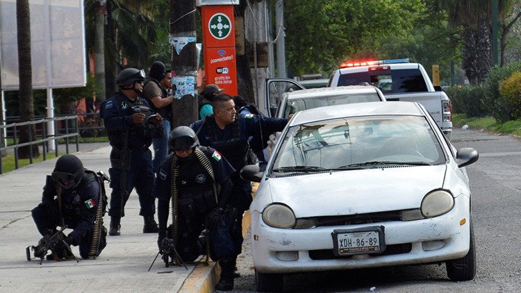 Un penal de México se convierte en un campo de batalla: Hay 7 muertos y 13 heridos (Videos)