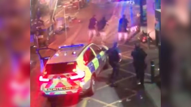 Momento exacto en que la Policía abate a los atacantes del Puente de Londres (Video +18)