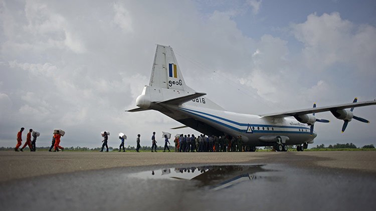 Encuentran el avión militar birmano desaparecido y los cuerpos de los pasajeros