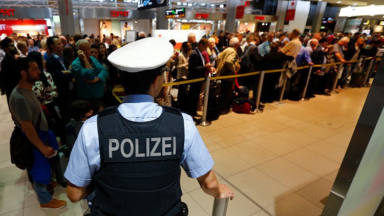 Alerta a bordo: Arrestan en Alemania a 3 pasajeros en vuelo a Londres por sospechas de terrorismo
