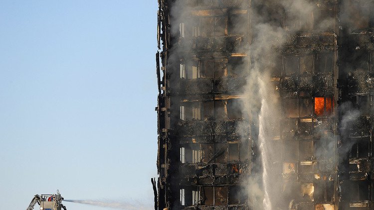 24 pisos, 120 apartamentos: Incendio infernal en Londres, en 10 imágenes estremecedoras