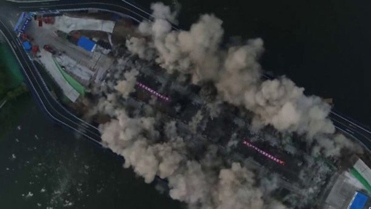 VIDEO: Demuelen en 3 segundos un puente de 150 metros de largo en China 