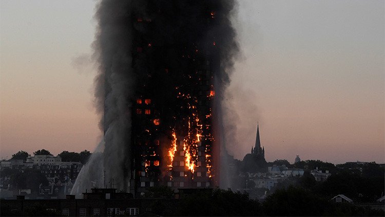 El sobrecogedor video grabado por una vecina atrapada en la torre incendiada de Londres