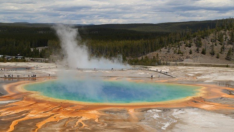 EE.UU.: Un joven sufre graves quemaduras tras caer en peligrosas aguas termales de Yellowstone