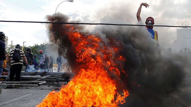 "Los grupos de choque en Venezuela no se reconocen como organización armada"
