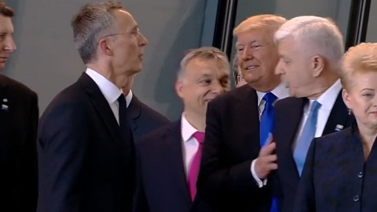 La insólita reacción de un líder de la OTAN al empujón que le dio Trump (Video)