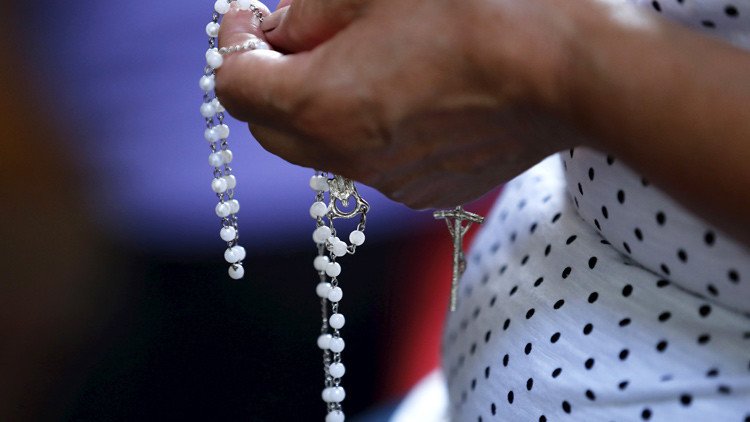 España: católicos ofendidos protestan con un "rosario de desagravio" tras un rezo musulmán
