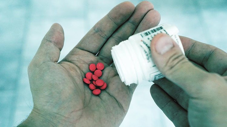 "El problema más serio que afronta EE.UU. no es la heroína, sino  las farmacéuticas"