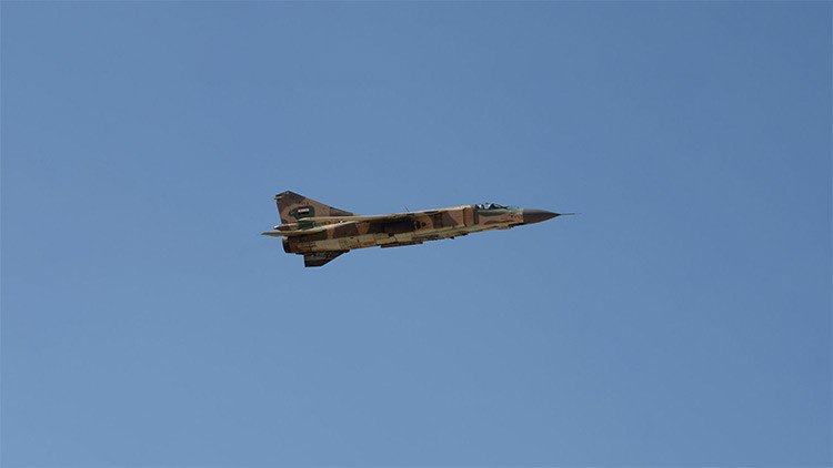 La coalición liderada por EE.UU. derriba un avión sirio en Raqa