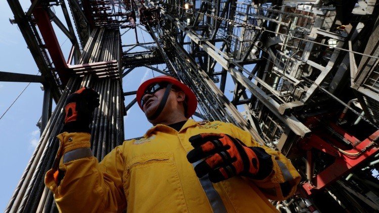 La mayor petrolera rusa gana una subasta para extraer en el golfo de México