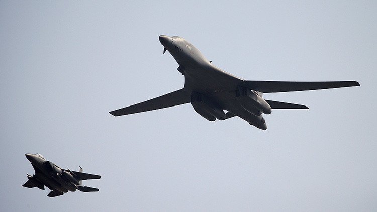 EE.UU. envía dos bombarderos B-1B Lancer a la península coreana