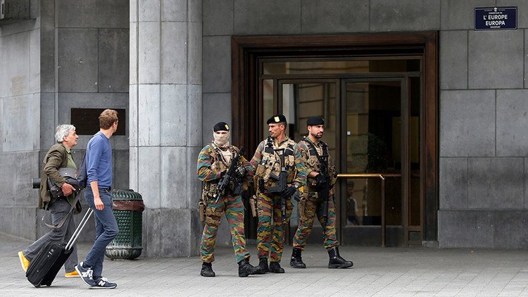 "Ataque terrorista" frustrado: neutralizan a un hombre con un cinturón suicida en Bruselas (VIDEO)