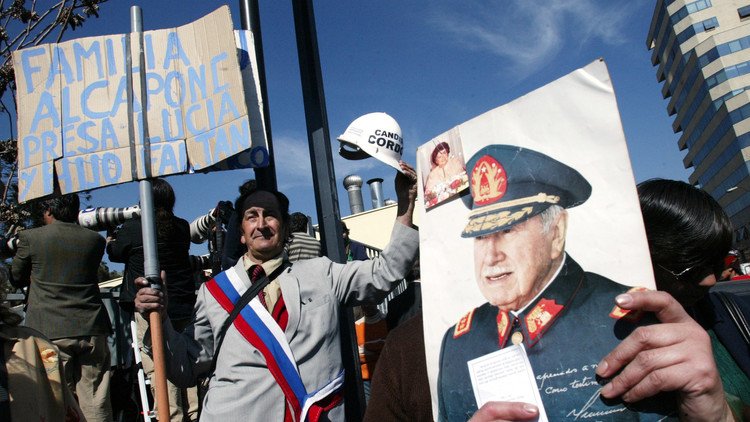 Una corte chilena ordena devolver 4,8 millones de dólares en bienes a la familia Pinochet