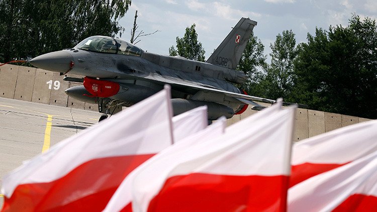 Los cazas F-16 que se acercaron al avión del ministro ruso de Defensa eran polacos 
